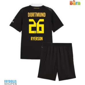 Billiga Borussia Dortmund Julian Ryerson #26 Bortatröja Barn 2026-27 Kortärmad (+ Korta byxor)